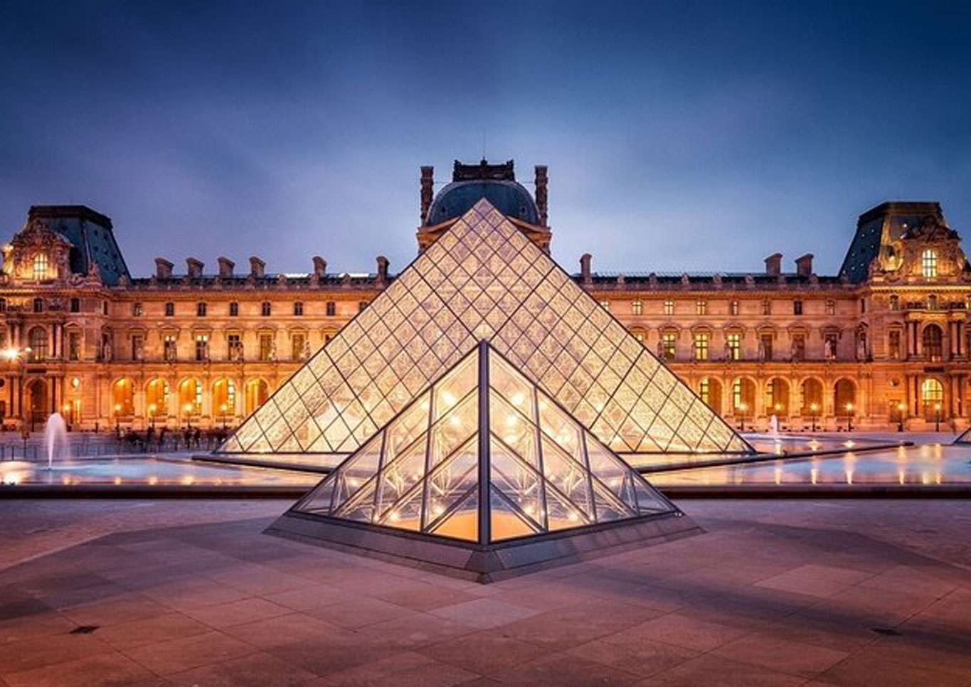 bao tang louvre paris ve dem